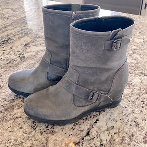 SOREL DISTRESSED gray Joan of Arctic wedge boot - size 10.5